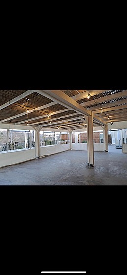 ����� ����