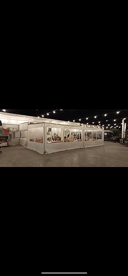 ����� ����