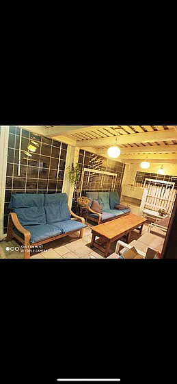 ����� ����