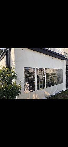 ����� ����