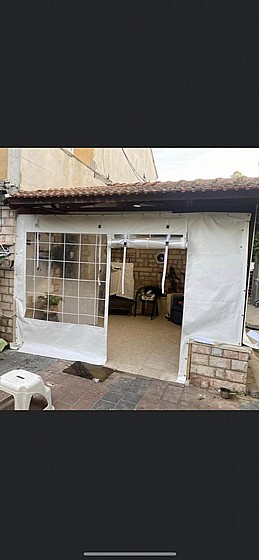 ����� ����