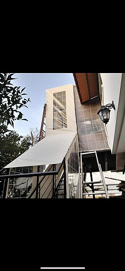 ����� ����