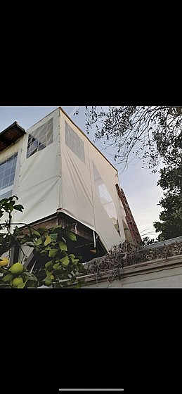 ����� ����