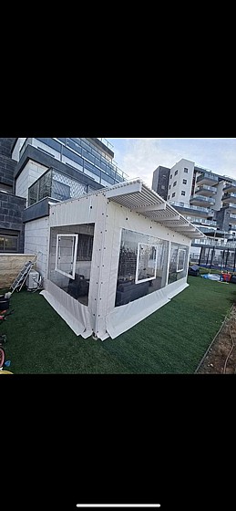 ����� ����