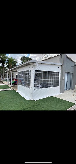 ����� ����