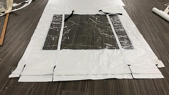 ����� ����