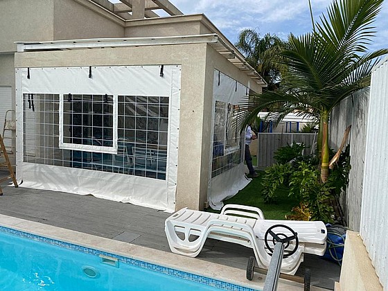 ����� ����