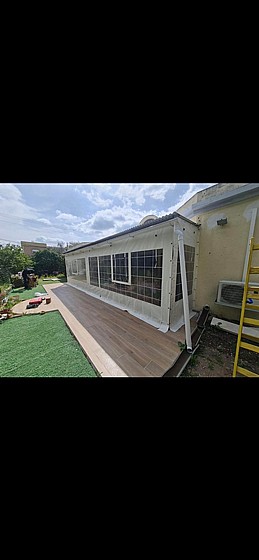 ����� ����